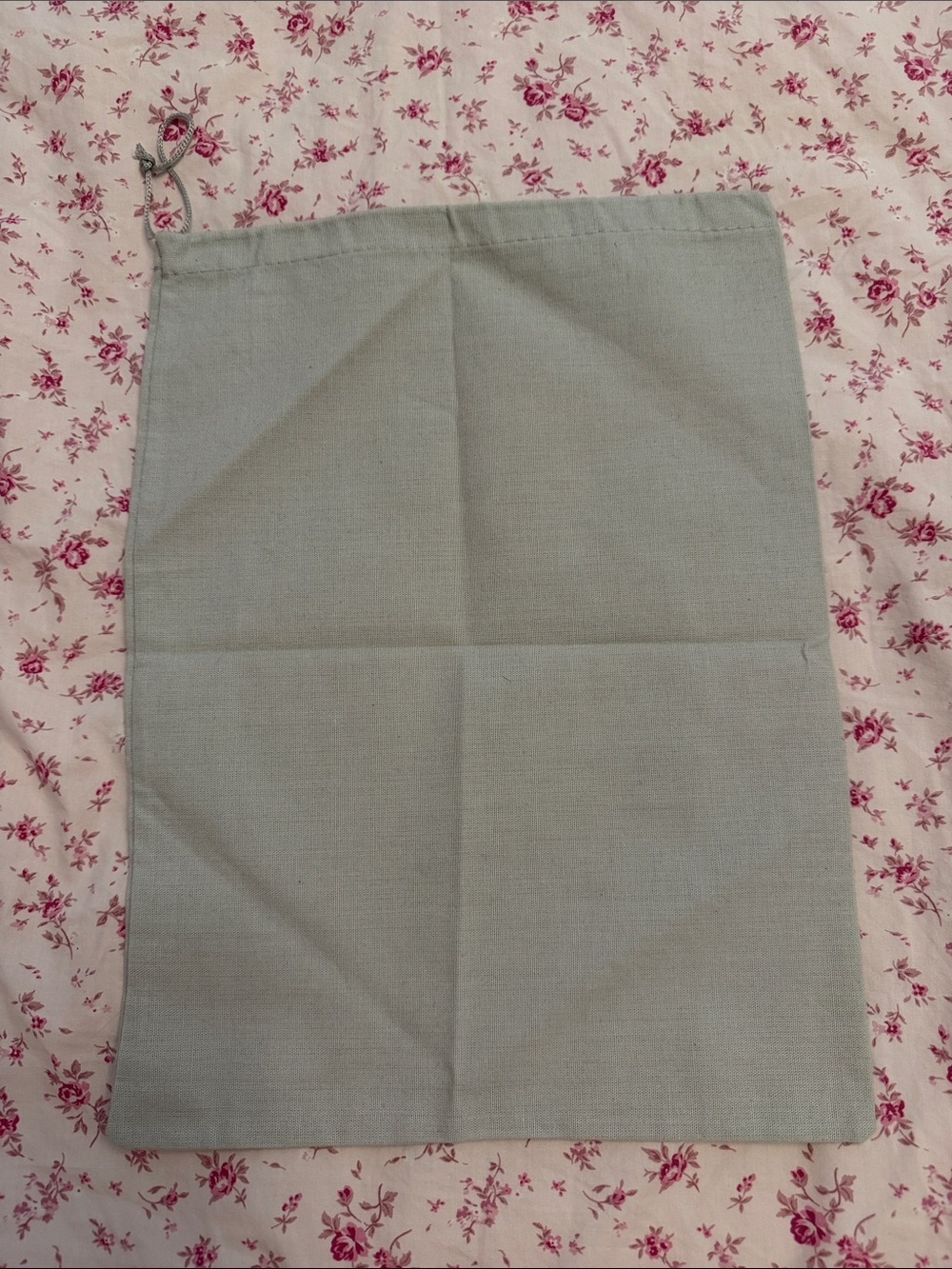 Manolo Blahnik Light Gray Branded Drawstring Pouch - Picture 2 of 2